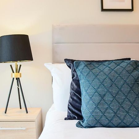 Portfolio Apartments - Welwyn Town Centre Вэлвин Гарден Сити Экстерьер фото