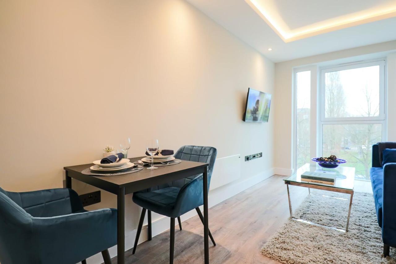 Portfolio Apartments - Welwyn Town Centre Вэлвин Гарден Сити Экстерьер фото