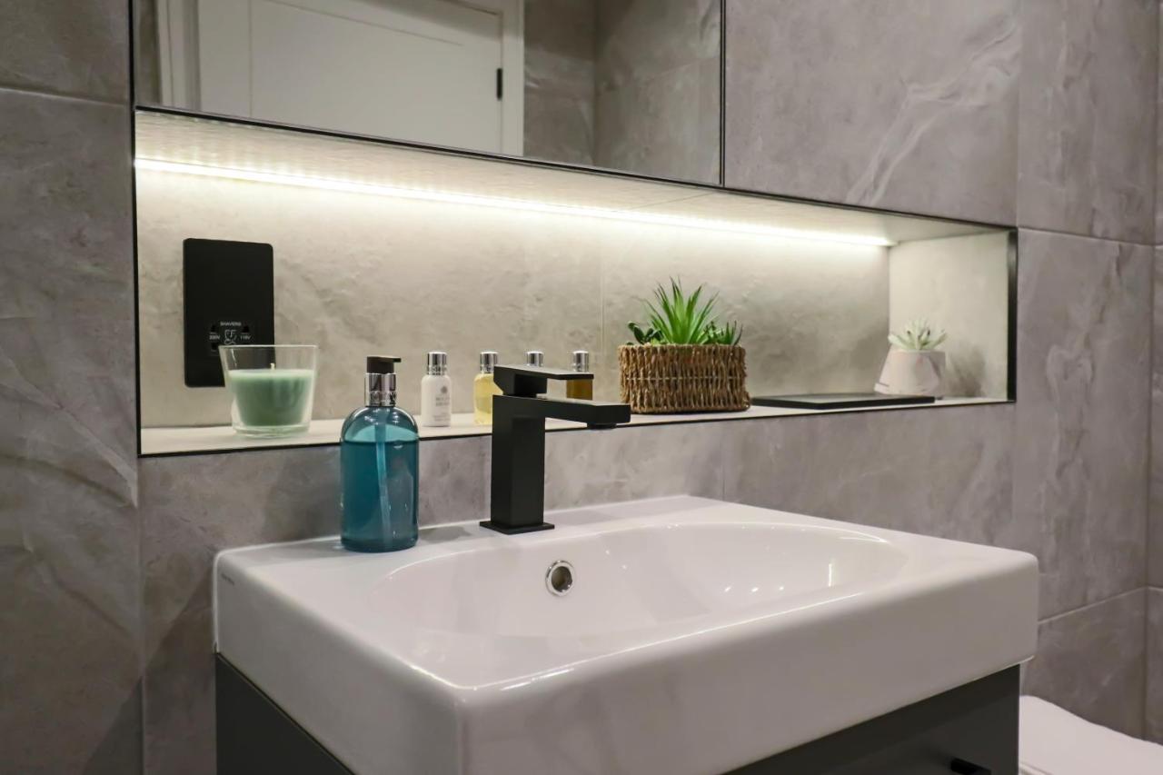 Portfolio Apartments - Welwyn Town Centre Вэлвин Гарден Сити Экстерьер фото