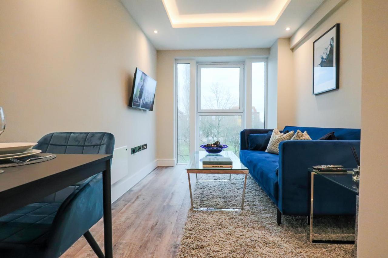 Portfolio Apartments - Welwyn Town Centre Вэлвин Гарден Сити Экстерьер фото