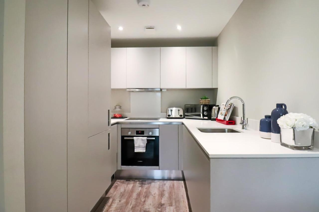 Portfolio Apartments - Welwyn Town Centre Вэлвин Гарден Сити Экстерьер фото