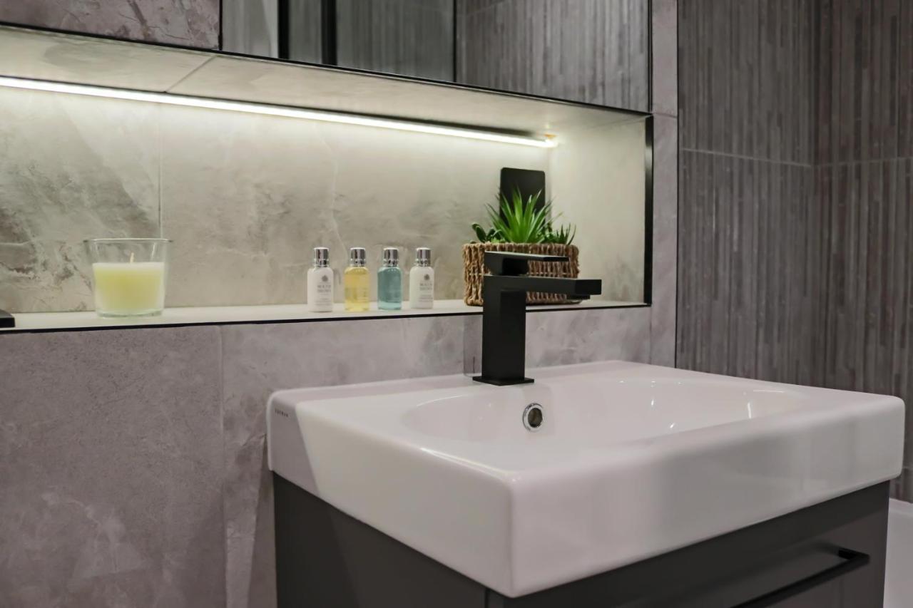 Portfolio Apartments - Welwyn Town Centre Вэлвин Гарден Сити Экстерьер фото