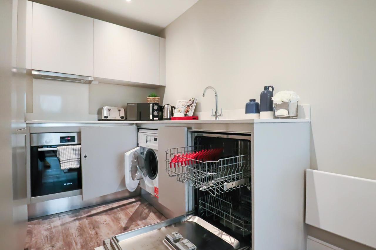 Portfolio Apartments - Welwyn Town Centre Вэлвин Гарден Сити Экстерьер фото
