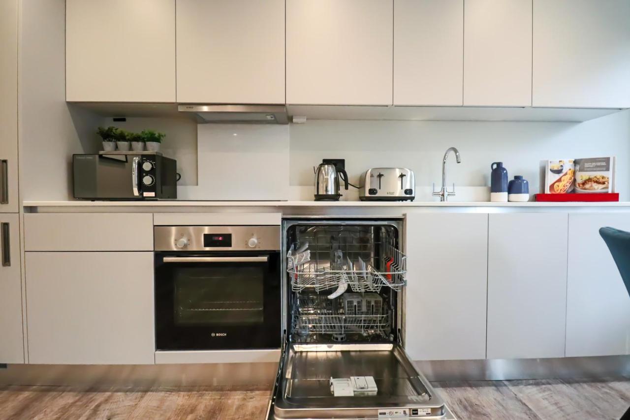 Portfolio Apartments - Welwyn Town Centre Вэлвин Гарден Сити Экстерьер фото