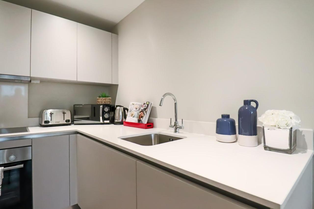 Portfolio Apartments - Welwyn Town Centre Вэлвин Гарден Сити Экстерьер фото