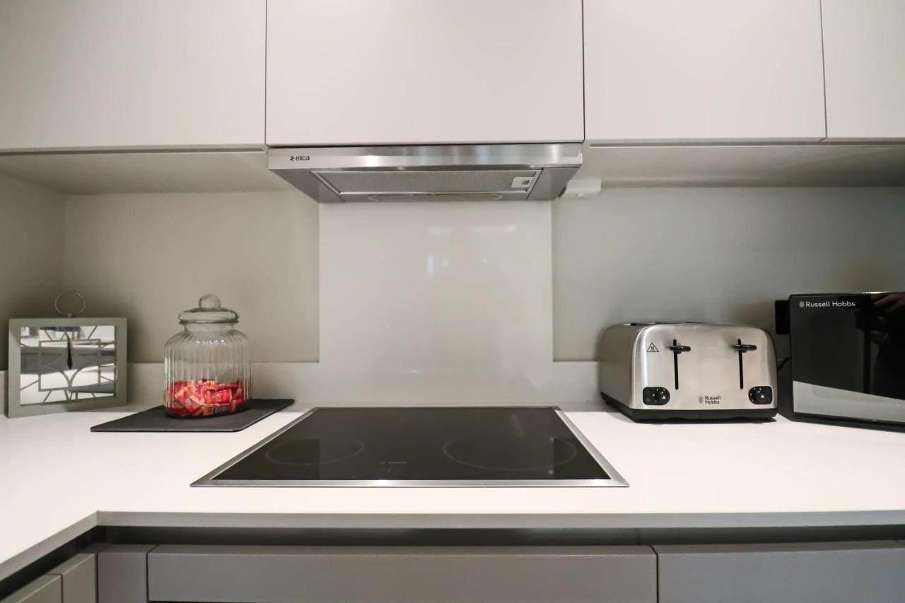 Portfolio Apartments - Welwyn Town Centre Вэлвин Гарден Сити Экстерьер фото